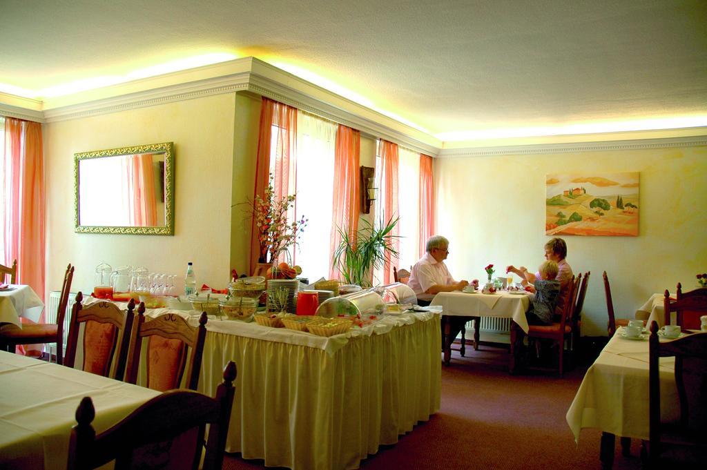 Zum Neuen Schwan Hotel Walluf Exterior photo