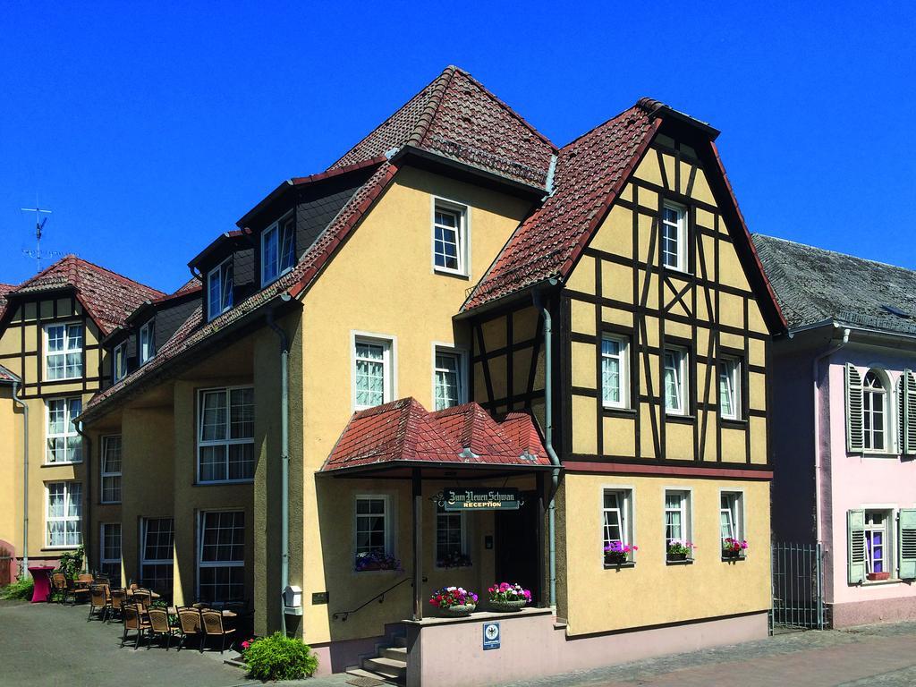 Zum Neuen Schwan Hotel Walluf Exterior photo