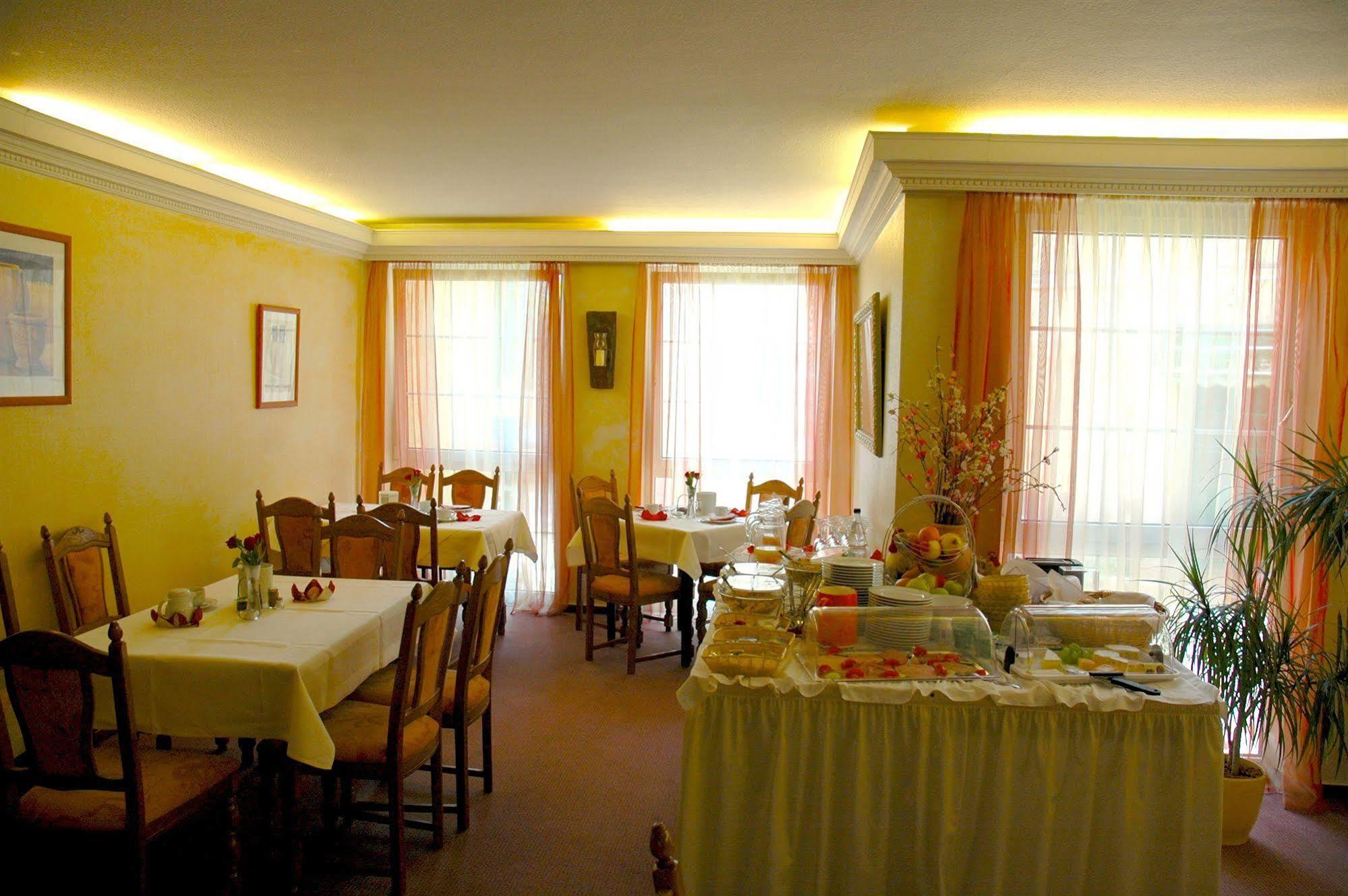 Zum Neuen Schwan Hotel Walluf Exterior photo